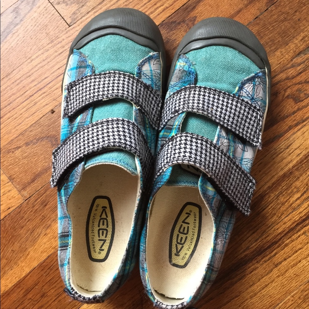Women’s KEEN sneakers with Velcro